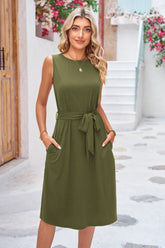 Robe sans manches à col rond et ceinture nouée avec poches